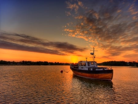 Sailing - boat, splendor, reflection, sailboats, sailing, view, sky, clouds, sunlight, trees, water, beautiful, sea, beauty, colors, lovely, ocean, boats, nature, sunset, sailboat, peaceful