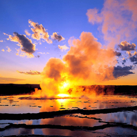 Sunset-and-geyser