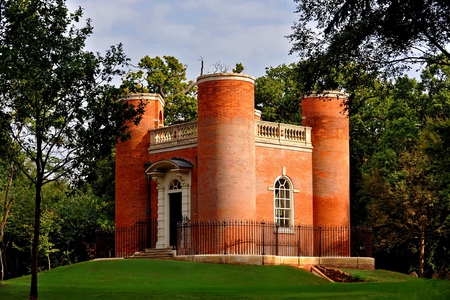 Queen Anne's Summerhouse - annes, queen, summerhouse, bedfordshire, warden, architecture, house, old