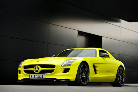 Mercedes Benz E-Cell - e-cell, amg, sls, yellow, car, benz, mercedes