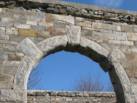 Archway - archway, old, key stone, arch, sky view