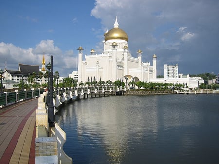 Mosque - saifuddin, omar, sultan, ali, mosque