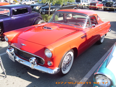 CLASSIC T-BIRD - red, cool, auto, autos, great, tbird, hot, thunderbird, ford, show, hotrod, car, hot rod, outside, classic, cars