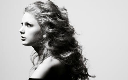 Taylor Swift - actresses, people, music, taylor swift, black and white, singer, songwriter, entertainment, beautiful, celebrity