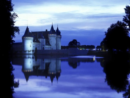 Home of a French princess - princess, castles, reflections, amazing, france, evening, river, color, lake, wallpaper, nature, romantic, beautiful, new, europe, nice, sky, trees, photography, water, image, clear, mirrored, crystal, french, home, quiet, pretty, castle, architecture, photograph, night, shore, lovely, colour, wall, blue, photo