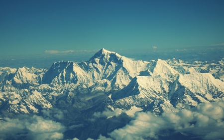 Everest - clouds, winter, everest, himalaya, beautiful, snow, nature, mountains, sky