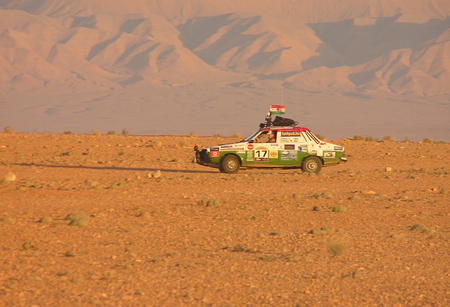 Dacia 1300 on desert - 1300, desert, car, dacia