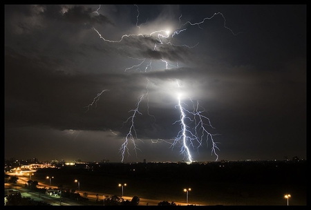 Lightning_over_Ottawa - ottawa, lightning, cool, picture