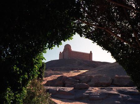 Aga Khans Tomb - aswan, tomb, dual screen, egypt, eswan, xxl, dual monitor, aga khan, aga khans tomb