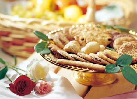 Sugar weekend! Cookies for my sweet buddies! :) - roses, weekend, image, table, photo, photograph, flowers, buddies, picture, served, cookies, wall, sugar, wallpaper