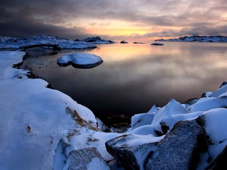 Snowy Norway - snow, calm, lake, norway