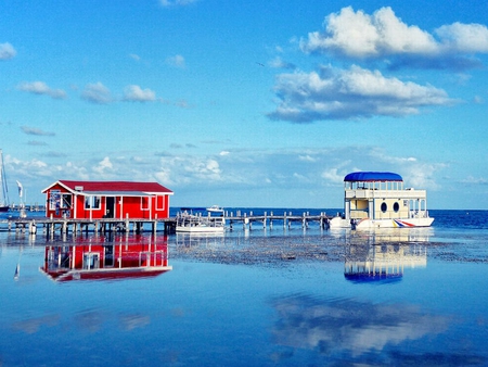 Red_and_Blue - red-and-blue, picture, cool, on beach, huts