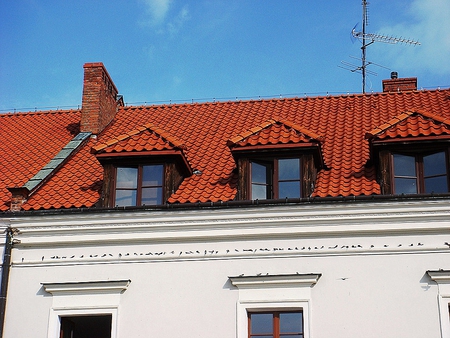 Red roof - house, kazimierz, roof, places, swallows, poland, building