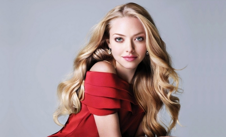 Cute Amanda Seyfried - people, blue, beautiful, dress, eyes, blonde, actress, amanda, seyfried, red, cute, actresses, amanda seyfried