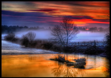 Mediteranee - silhouette, landscape, water, mirror, beautiful, splendor, color, meditation, mistscene