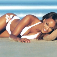 TYRA BANKS