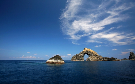 OCEAN ARCH - nature, arch, ocean, clouds, rock