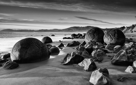 Dark Beach - clouds, stone, water, beach, beautiful, sea, beautry, dark, nature, wave, sky, rocks