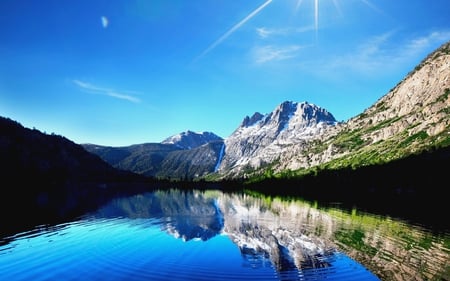 BEAUTIFUL LAKE - lake, perfect highlands, lake mirror, reflection, mountain, dazzling