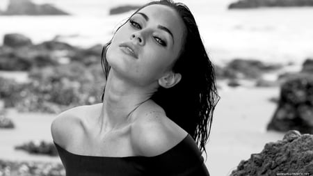 Megan Fox - b w, actor, woman, model, girl, face, sexy