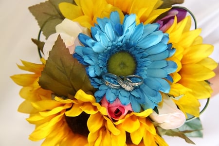 Flowers wedding rings  - flowers, yellow, blue, green, photography, rings, wedding