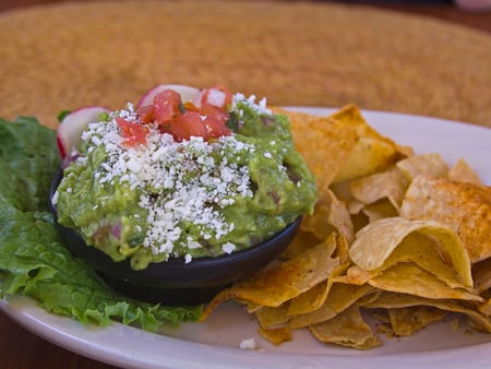 GUACAMOLE & CHIPS - chips, photography, food, abstract, green