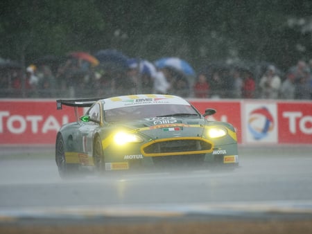 Aston Martin - race, db9, rain, car, aston martin