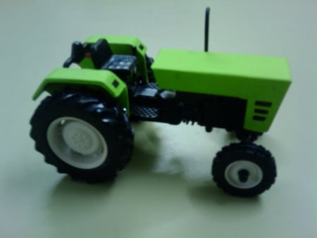 tractor model centy toys - scale, green, model, indian, toys, centy, india, tractor