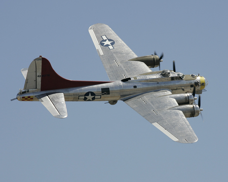 Boeing B17 Flying Fortress - b17, usaf, boeing, ww2, war, fortress, flying, bomber