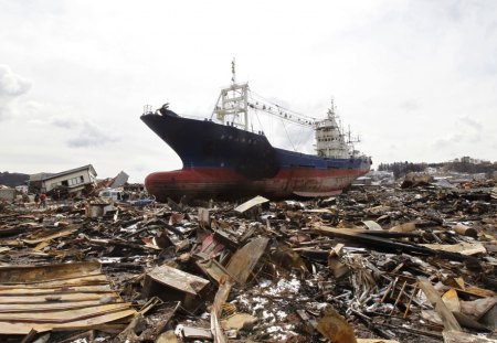 Earthquake aftermath - people, ship, earth, building, other