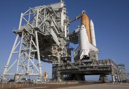 ENDEAVOUR READY - nasa, ship, rockets, shuttle, launchpad