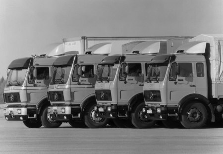 Mercedes SK truck - mercedes, 1974, sk, truck