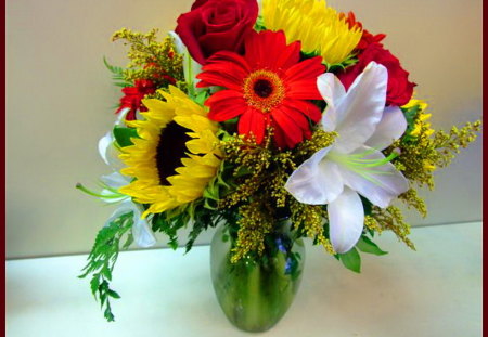 September bouquet for my D.N. friends - flowers, vase, white, yellow, red, green leaves