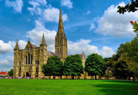 SALISBURY,ENGLAND - england, trees, monument, green, building