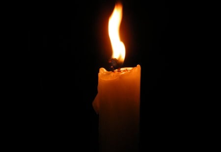 A bit of light - candle, light, vela, wallpaper