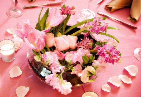 Soft glow - hyacinths, centerpice, glass, roses, bowl, tulips, fashion, spring, entertainment, glow, pink, petals, flowers