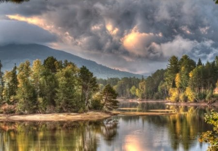 FLAGSTAFF LAKE SUNRISE - sky, flafstaff, lake, forest, reflection, clouds, mountains, sunrise