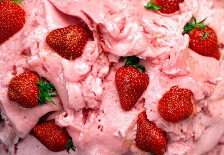 Sweet Icecream Strawberries - ice cream, strawberries, summer, dessert, cool, sweet