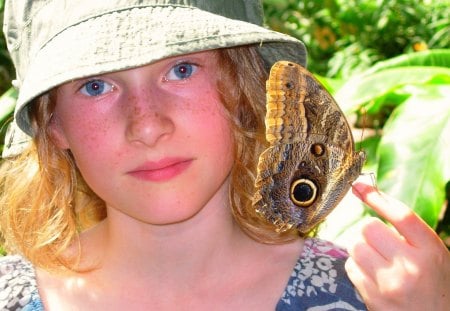 Peaceful stand - insects, sunny, summer, blue, eyes, light, garden, beautiful, girl, sunshine, morning, afternoon, wonderful, stand, woman, wings, bright, butterfly, peaceful, animals