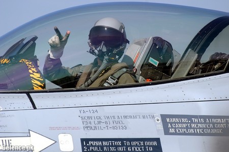 it me in th cockpit - f-16