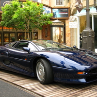 Jaguar XJ220