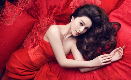 Lady in red - woman, beauty, stare, lady, girl, hair, beautiful lady, beautiful hair, lady in red, red, lovely face