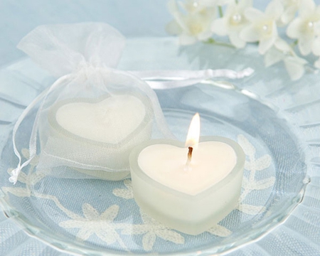 Candle light - pearls, beauty, candle, light, heart, tenderness, white, flowers, comfort, plate