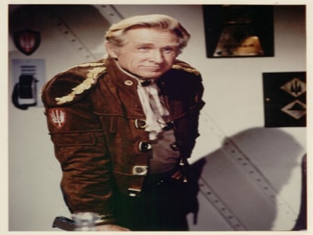 LlOYD BRIDGES AS COMMANDER CAIN - usa, entertainment, action, tvshow