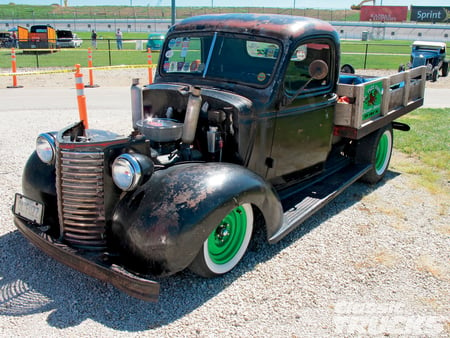 Goodguys Event At Kansas Speedway - bowtie, rough, black, gm