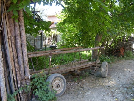 Wooden Hourse Carage - road, photo, village, photography, tree, nature, bulgaria, wood