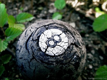 lunar ball used at germany in 1945 - black, broke, circle, 8