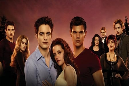 BREAKING DAWN - entertainment, breaking dawn, cullen family, twilight saga, movies