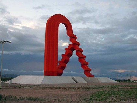 the gate to Chihuahua - sebastian, escultura, chihuahua, la puerta