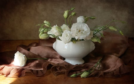 still life - pretty, elegantly, roses, brown, photo, flowers, nice, vase, delicate, beautiful, photography, beauty, lovely, cool, still life, flower, bouquet, harmony, white, rose